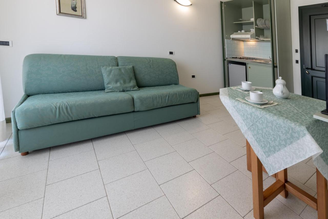 Residence Hotel Club House Cattolica Exterior foto
