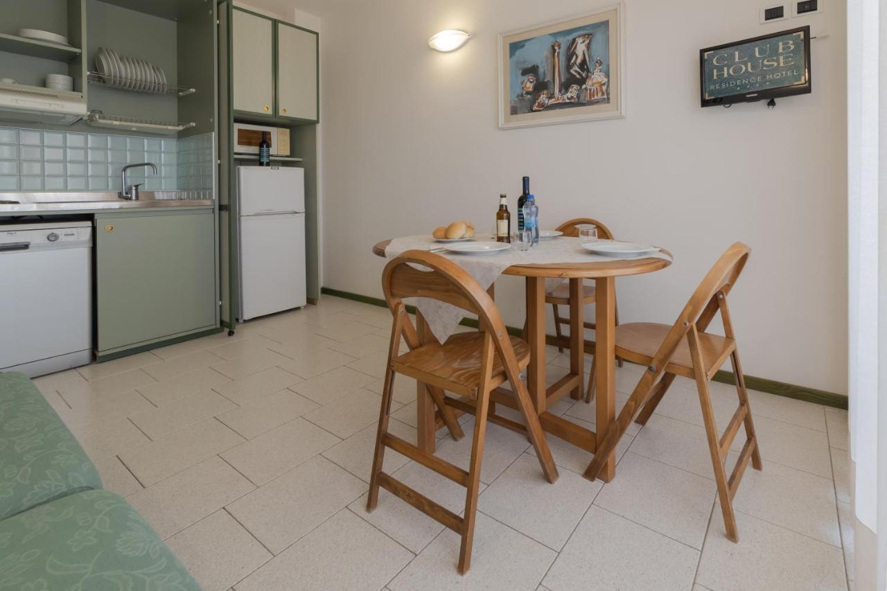 Residence Hotel Club House Cattolica Exterior foto