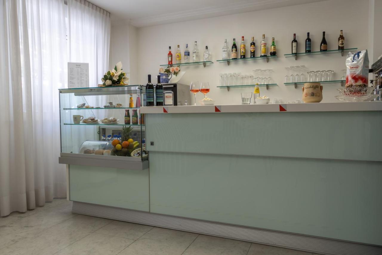 Residence Hotel Club House Cattolica Exterior foto