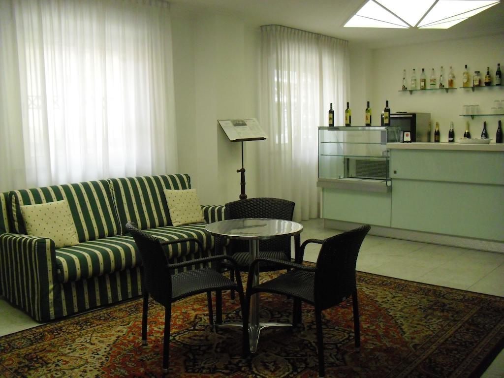 Residence Hotel Club House Cattolica Exterior foto