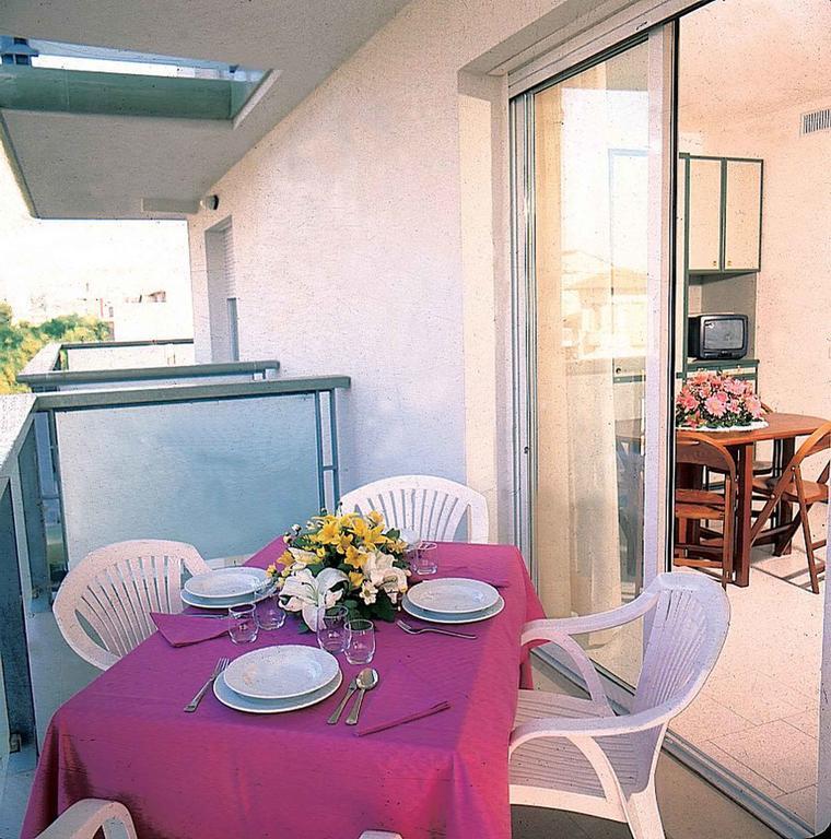 Residence Hotel Club House Cattolica Exterior foto